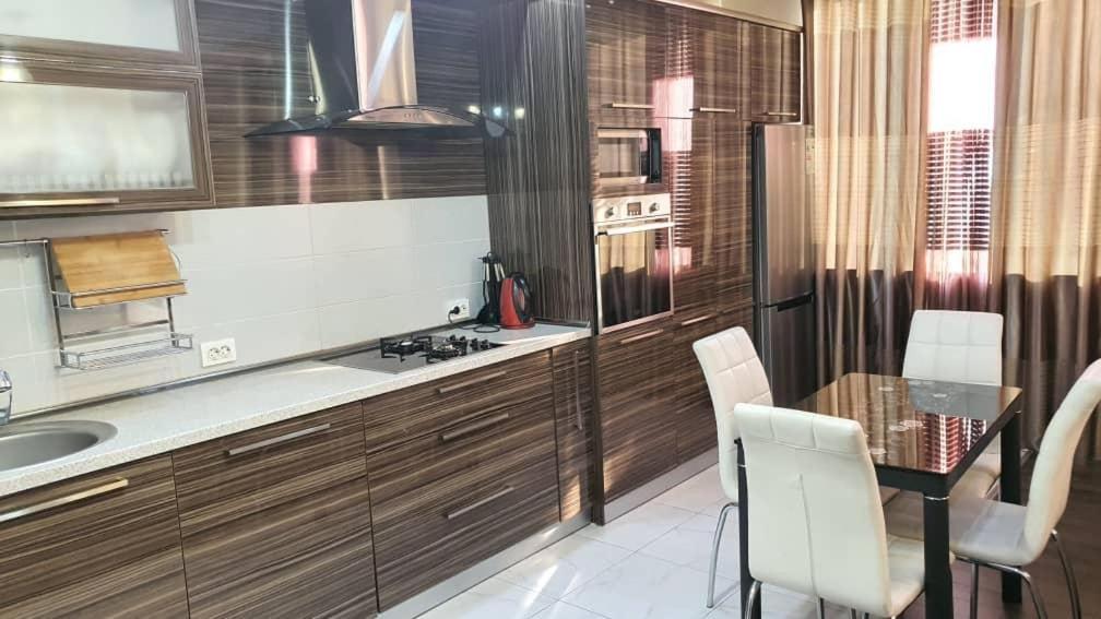 Apartment Studio With Good View Бішкек Екстер'єр фото